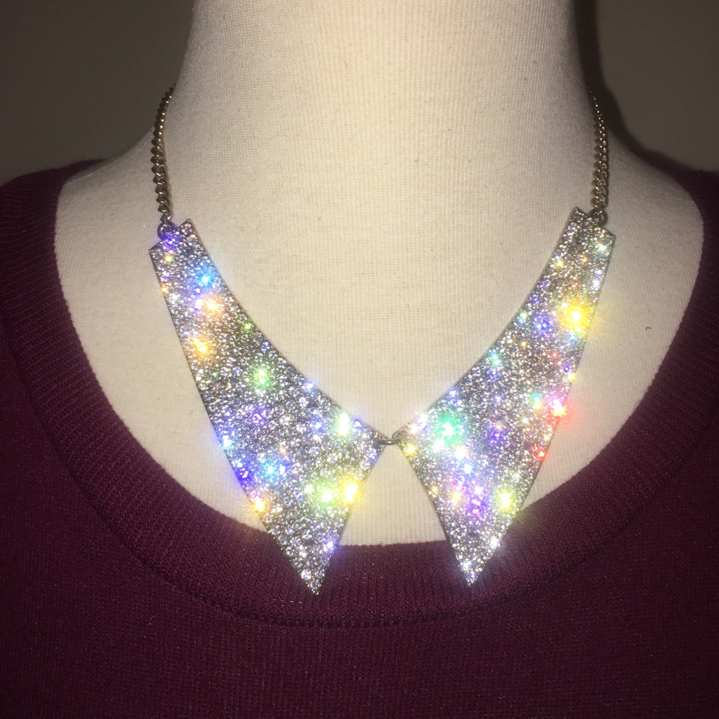 Sparkly Necklace 6$